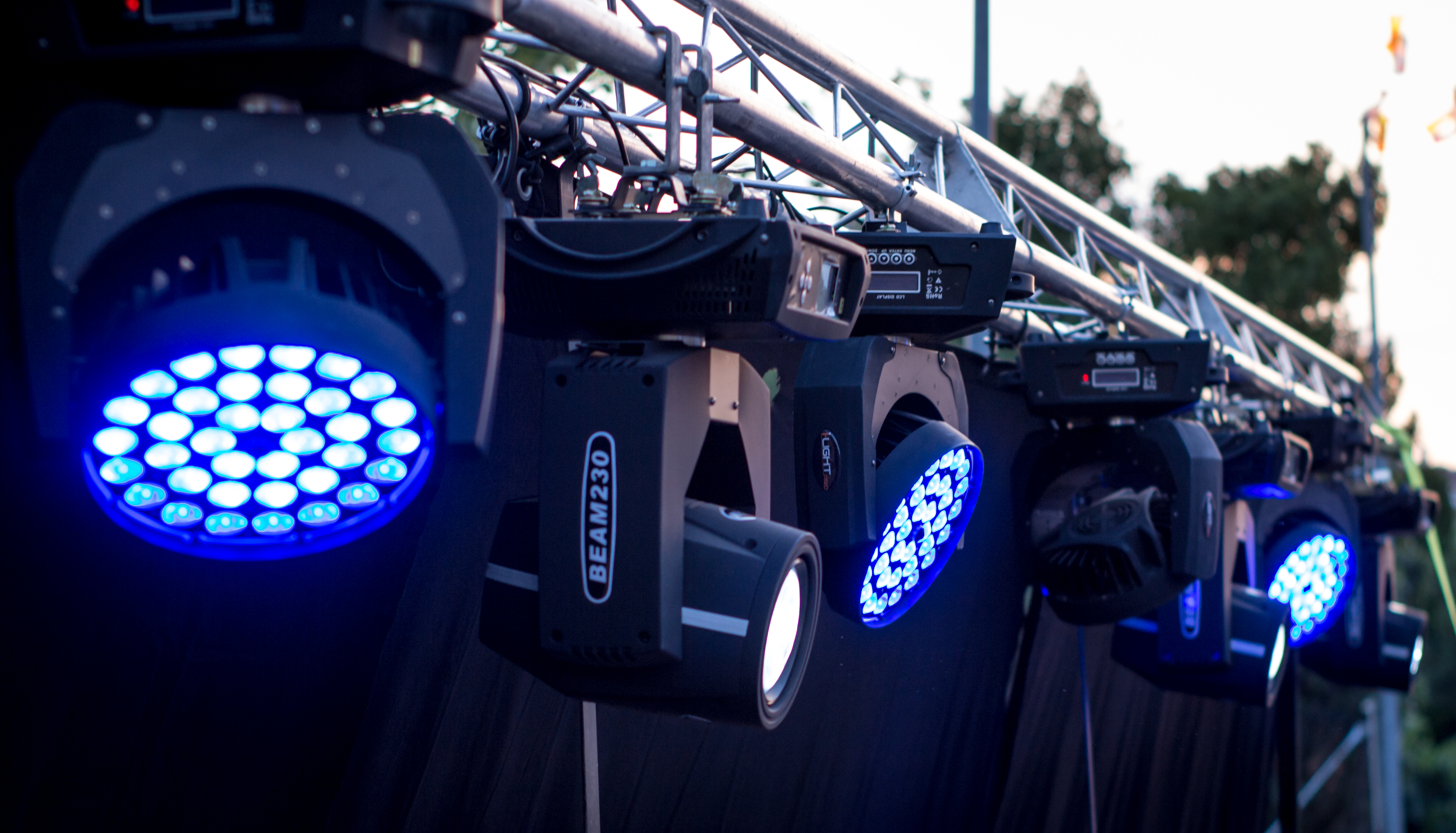 GUSMUSIC, ROBOTICA WASH Y BEAM